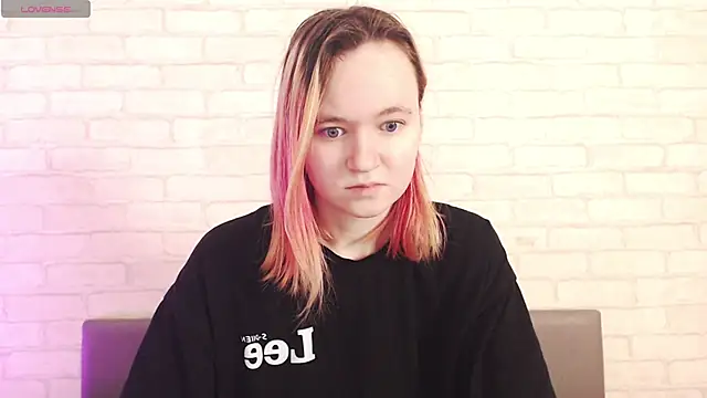 Snapshot of Ericha_Stone chatting on February 21, 2026, 1:28 am Ericha Stone online show from February 21, 2026, 1:28 am