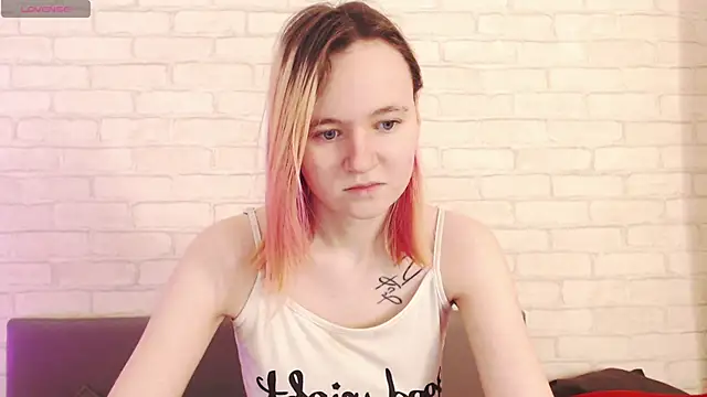 Snapshot of Ericha_Stone chatting on February 28, 2026, 1:28 am Ericha Stone online show from February 28, 2026, 1:28 am