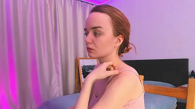 JanetShy online show from November 15, 2025, 7:05 am