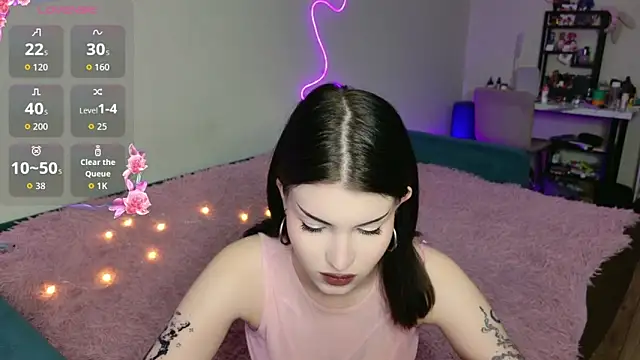 Snapshot of Alice18James chatting on December 14, 2025, 6:34 pm Alice18James online show from December 14, 2025, 6:34 pm