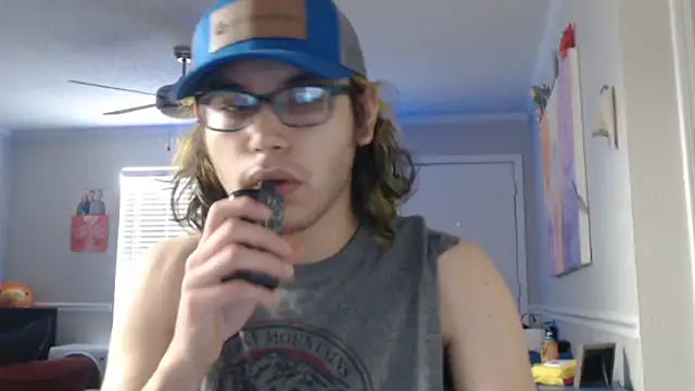 Snapshot of zacthefeetguy chatting on December 20, 2025, 2:46 pm zacthefeetguy online show from December 20, 2025, 2:46 pm