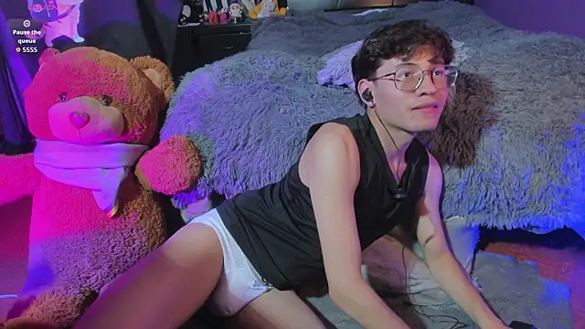 Lunarie  online show from March 7, 2026, 2:19 am