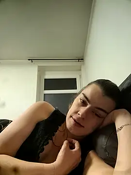 Carolinemiam online show from November 27, 2025, 12:02 am