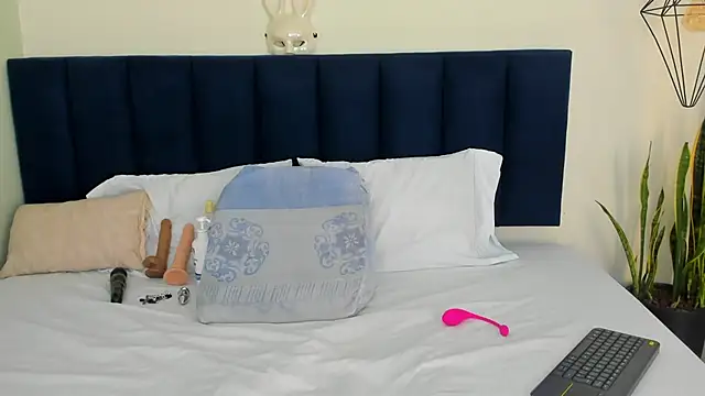 sophieturner mg online show from January 17, 2026, 7:06 pm