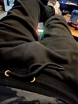 Frnlove521 online show from November 16, 2025, 5:02 am