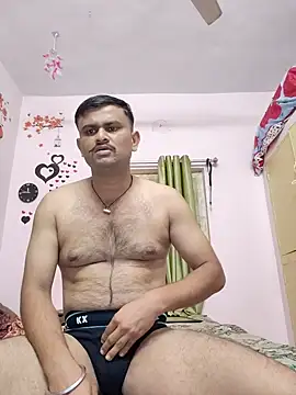 Frvgggghh online show from December 17, 2025, 6:03 pm