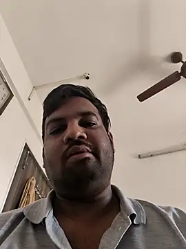 vinay smalldick online show from January 11, 2026, 4:06 am