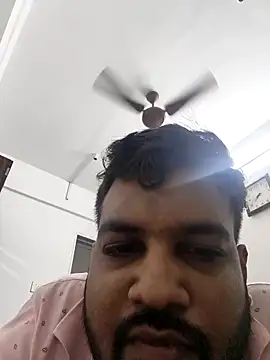 vinay smalldick online show from April 18, 2026, 2:10 pm