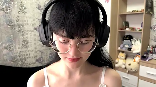 FakeLamb online show from September 20, 2025, 12:06 pm