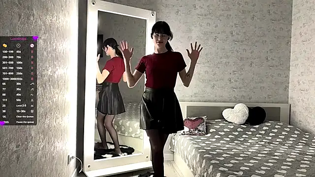 FakeLamb online show from October 9, 2025, 9:13 pm