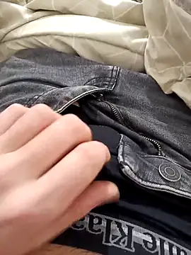 Snapshot of Angelmilf69 chatting on February 23, 2026, 5:32 pm Angelmilf69 online show from February 23, 2026, 5:32 pm