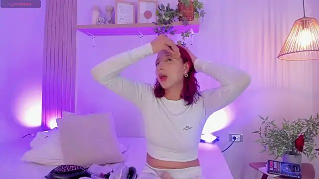 Cristalfoxy  online show from December 20, 2025, 7:21 pm