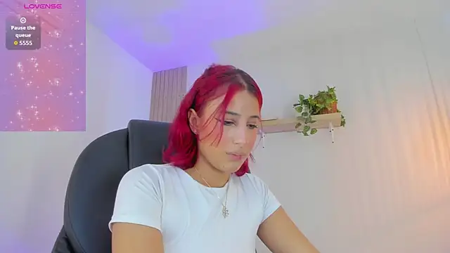 Cristalfoxy  online show from January 12, 2026, 7:52 pm