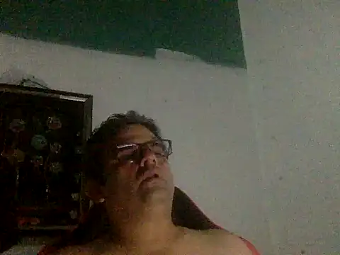 Snapshot of Katracho6969 chatting on May 2, 2026, 5:23 am Katracho6969 online show from May 2, 2026, 5:23 am