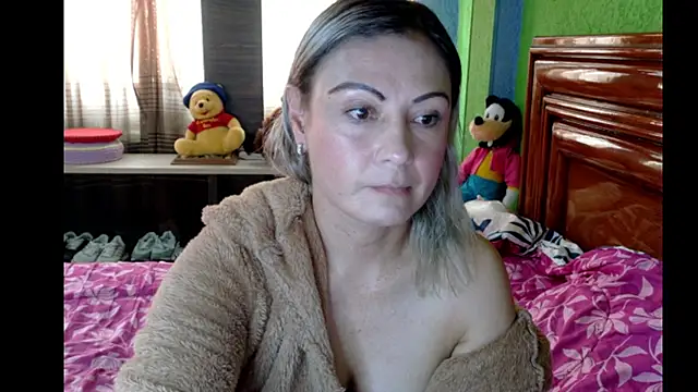  Charlize theron  online show from April 14, 2026, 5:08 pm