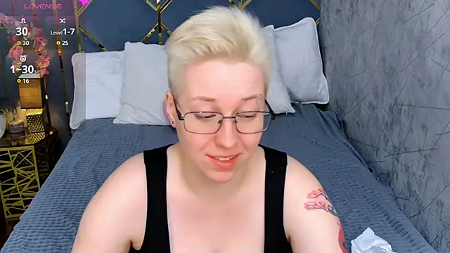 AlexandraGreen online show from November 2, 2025, 3:58 pm