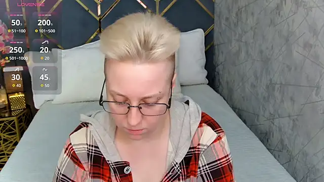 AlexandraGreen online show from November 15, 2025, 9:11 pm