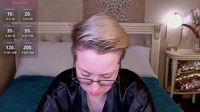 AlexandraGreen online show from February 1, 2026, 9:13 pm