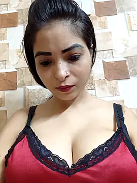 QUEEN-ADITI online show from September 21, 2025, 2:40 pm