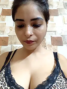 QUEEN-ADITI online show from September 28, 2025, 2:50 am