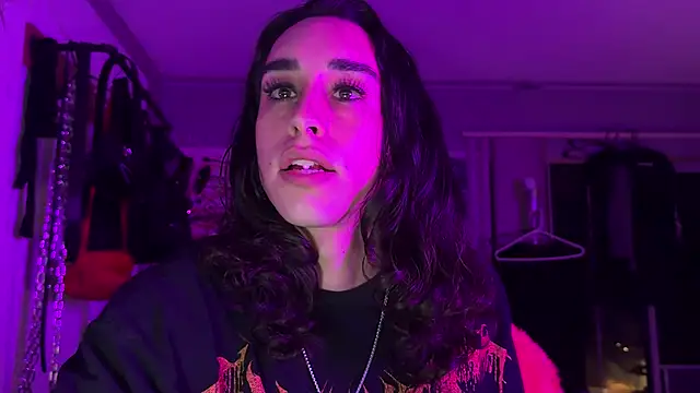 xoFrankie online show from October 28, 2025, 2:37 am