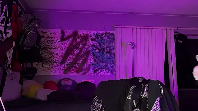 xoFrankie online show from December 21, 2025, 7:59 am