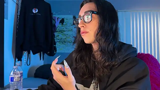 xoFrankie online show from April 4, 2026, 9:12 pm