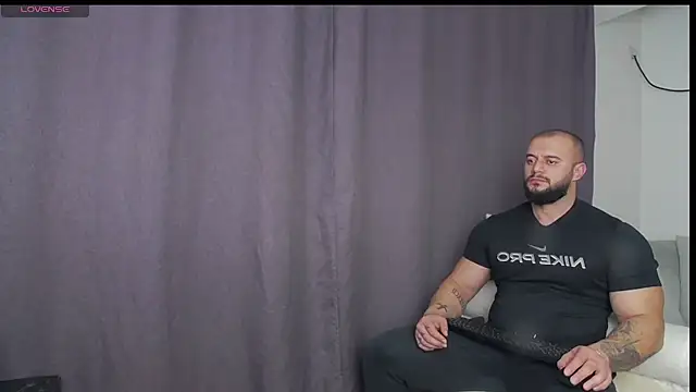 Snapshot of RickyMiami1 chatting on November 24, 2025, 6:29 pm RickyMiami1 online show from November 24, 2025, 6:29 pm