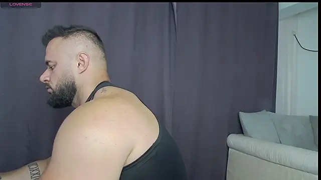 Snapshot of RickyMiami1 chatting on July 10, 2026, 4:53 pm RickyMiami1 online show from July 10, 2026, 4:53 pm