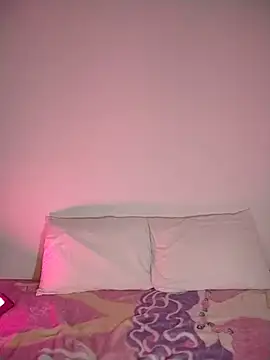 Snapshot of Ella_rr chatting on May 2, 2026, 2:16 am Ella rr online show from May 2, 2026, 2:16 am