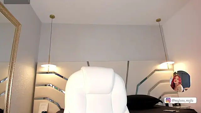 Snapshot of Julieth_Rojas chatting on September 13, 2025, 4:12 am Julieth Rojas online show from September 13, 2025, 4:12 am