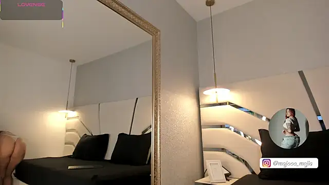 Snapshot of Julieth_Rojas chatting on September 30, 2025, 3:55 am Julieth Rojas online show from September 30, 2025, 3:55 am