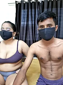 Snapshot of Beautiful_couple_70 chatting on June 7, 2026, 11:03 am Beautiful couple 70 online show from June 7, 2026, 11:03 am