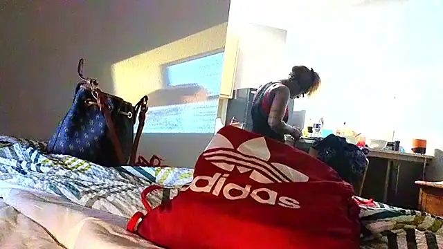 Snapshot of CinnaCakesss chatting on October 30, 2025, 6:41 pm CinnaCakesss online show from October 30, 2025, 6:41 pm