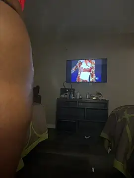 CinnaCakesss online show from March 18, 2026, 5:21 am