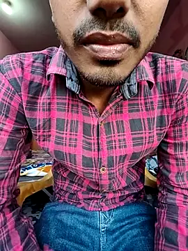 Snapshot of YourTarzan chatting on February 1, 2026, 6:01 am YourTarzan online show from February 1, 2026, 6:01 am