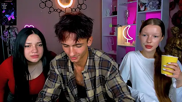 khloebeauty online show from September 19, 2025, 8:09 pm