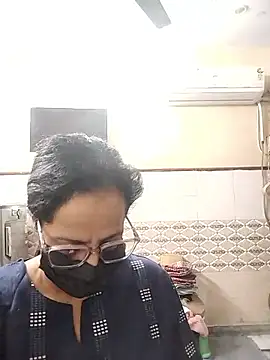 Snapshot of meenu_bhabhi547 chatting on February 2, 2026, 3:05 am meenu bhabhi547 online show from February 2, 2026, 3:05 am