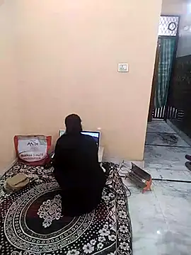 Snapshot of meenu_bhabhi547 chatting on February 8, 2026, 4:27 am meenu bhabhi547 online show from February 8, 2026, 4:27 am