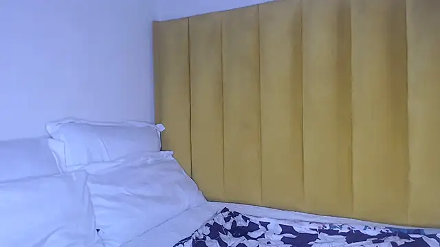 Snapshot of Bella_2025 chatting on June 17, 2026, 7:48 pm Bella 2025 online show from June 17, 2026, 7:48 pm
