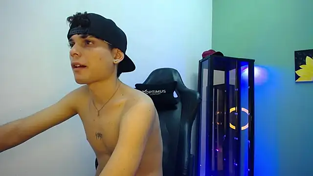 dilan hott  online show from December 15, 2025, 6:45 pm