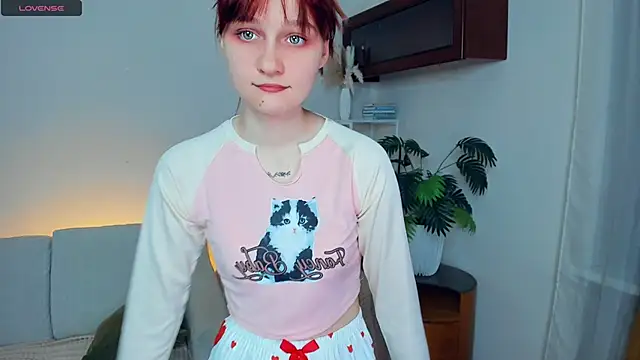 KatyKufel online show from November 22, 2025, 6:40 pm