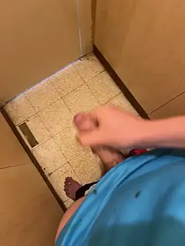 Snapshot of Yayou83 chatting on March 12, 2026, 8:42 am Yayou83 online show from March 12, 2026, 8:42 am