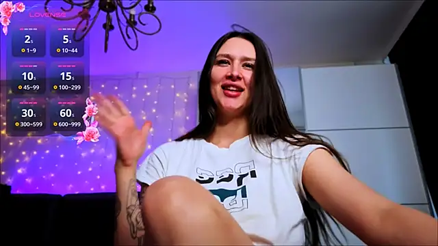 Veronica Larsson online show from April 4, 2026, 10:57 am