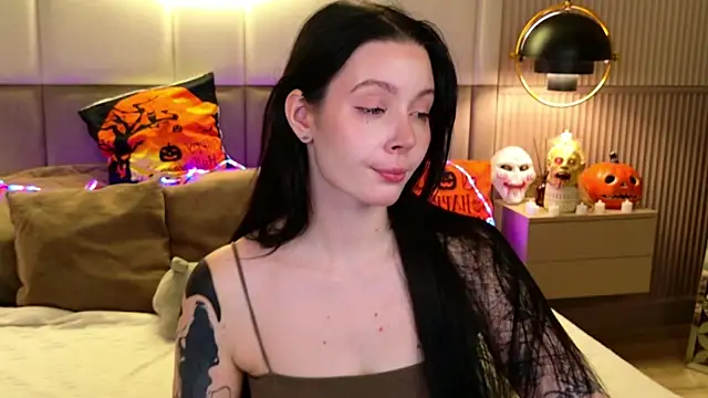 Goldy Stark online show from October 24, 2025, 8:38 pm