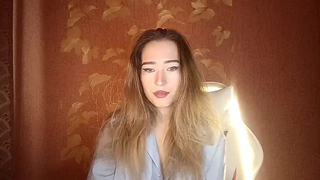 Awora Wolf online show from September 18, 2025, 8:27 am