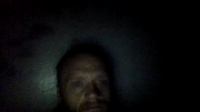 Snapshot of Hurri21 chatting on November 17, 2025, 8:53 am Hurri21 online show from November 17, 2025, 8:53 am