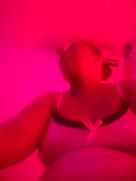 Naomi-Mature online show from November 18, 2025, 8:08 am