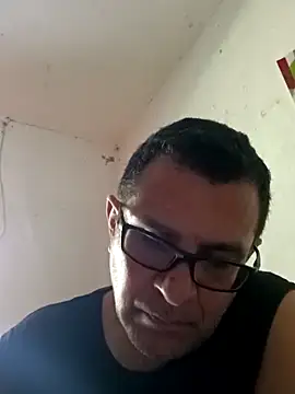 Snapshot of voyerista50 chatting on November 21, 2025, 7:23 pm voyerista50 online show from November 21, 2025, 7:23 pm