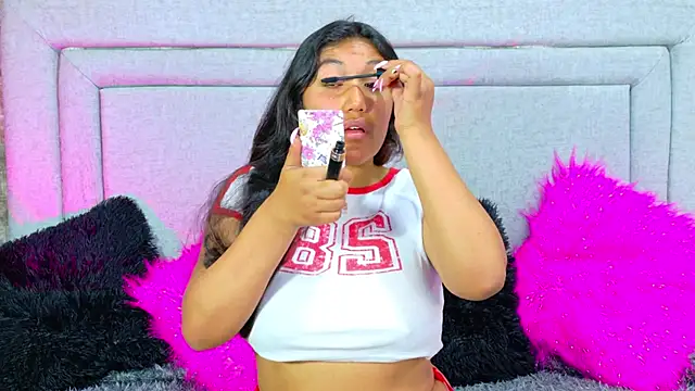 SharaRous online show from November 4, 2025, 12:04 pm